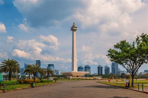 Monas Buka Saat Malam Tahun Baru Tampilkan Pertunjukkan Air Mancur