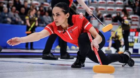 Kerri Einarson chases curling history in Tournament of Hearts with ...