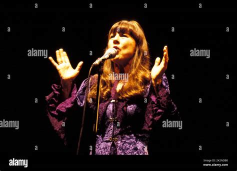 THE SEEKERS Judith Durham Vocals Live In London UK 1 June 2000