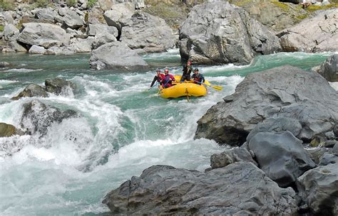 Trinity River Rafting - Discover Siskiyou