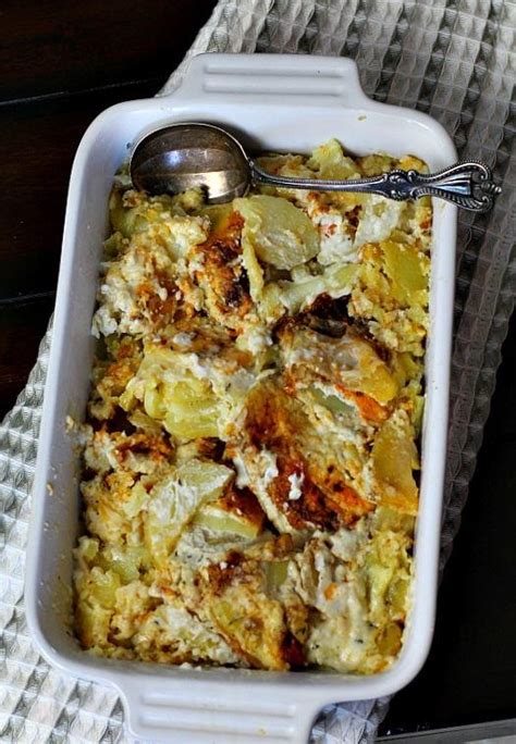 Cheesy Scalloped Potato Casserole | FaveSouthernRecipes.com