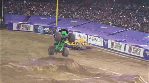 Monster Jam Anaheim Grave Digger Youtube