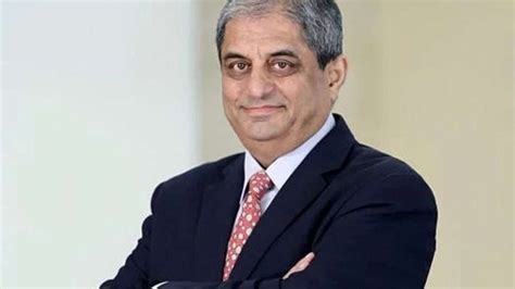 Aditya Puri Sells 95 Of His Stake In Hdfc Bank Worth ₹843 Crore India Tv