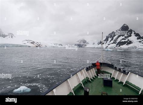 Discovery ship antarctica hi-res stock photography and images - Alamy