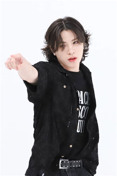 230705 MBC Naver Post - Treasure T5 Junghwan at Weekly Idol | kpopping