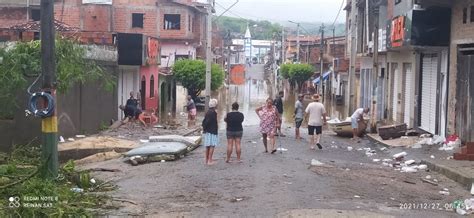 Chuvas na Bahia moradores de Dário Meira ficam casas submersas