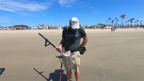 Beach Metal Detecting Just Another Day On The Beach Youtube