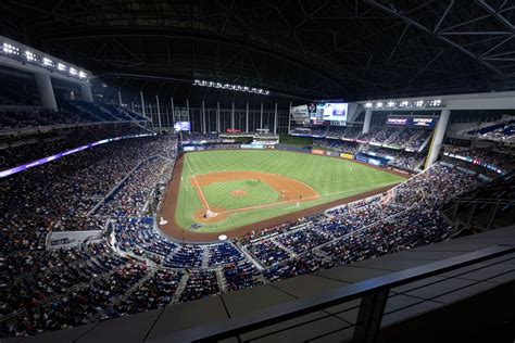 7 Of The Best Eats At LoanDepot Park To Have At Your Next Marlins Game