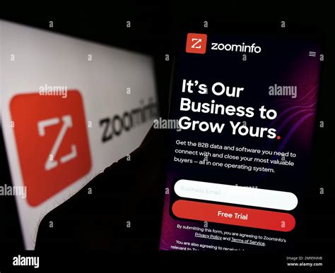 Zoominfo logo hi-res stock photography and images - Alamy