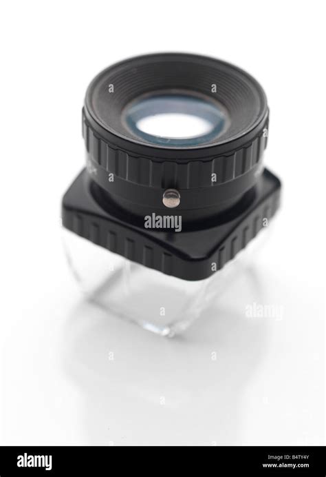 Magnifying lens hi-res stock photography and images - Alamy