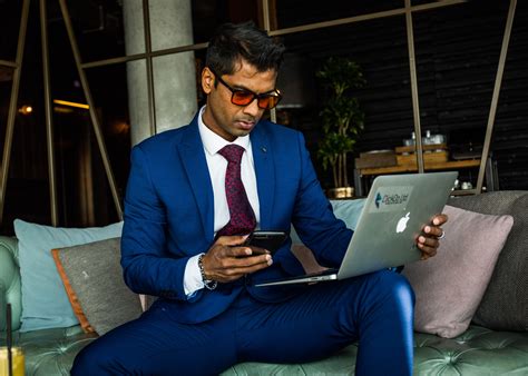 Top 20 Remote Working Jobs UK To Work From Anywhere | ClickDo™