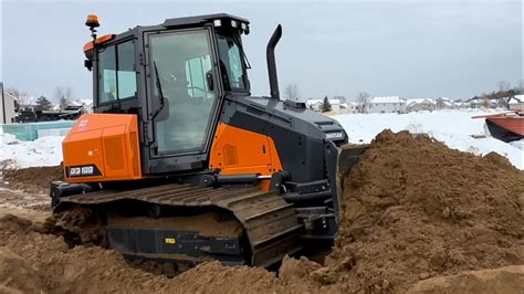 NEW DD100 DOOSAN DOZER FIRST IMPRESSIONS DEVELON NorthAmerica YouTube