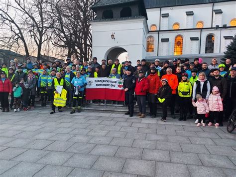 Wszystko dla Krzysztofa W Poddębicach mieszkańcy wspierają policjanta