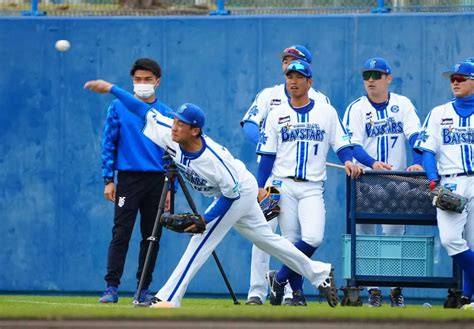 30メートル送球を行う勝又（撮影・島崎 忠彦） ― スポニチ Sponichi Annex 野球