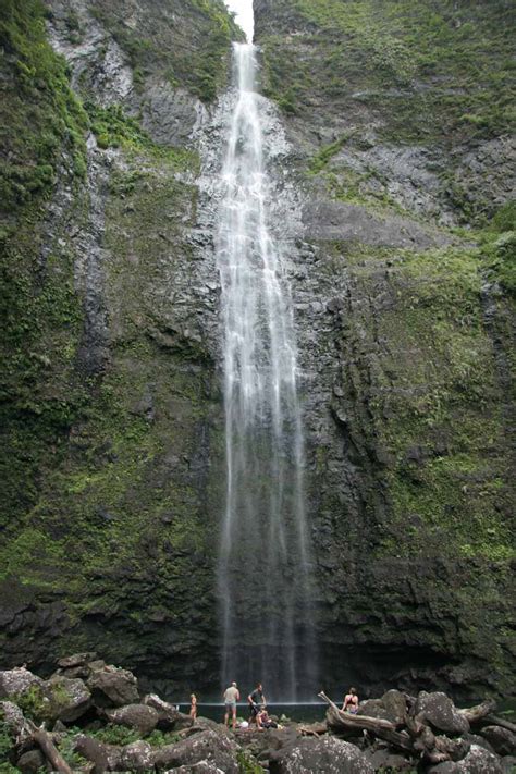 Top 10 Best Waterfalls in Hawaii & How To Visit Them - World of Waterfalls