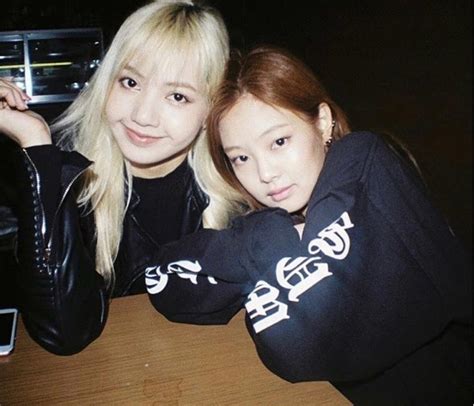 5 Touching Moments When Blackpinks Jennie And Lisa Took Care Of Each