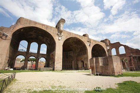 Fotos De Basilica De Majencio Massenzio Foro Romano Roma Italia