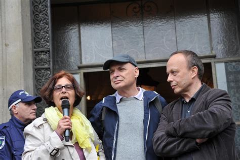 Verità per Regeni i genitori di Giulio in piazza Scala al flash mob