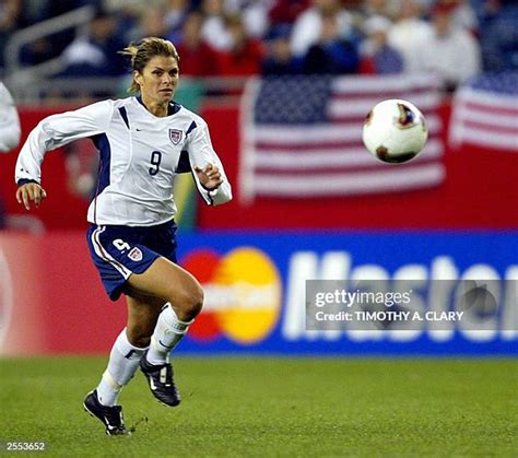 Mia Hamm Soccer Photos and Premium High Res Pictures - Getty Images