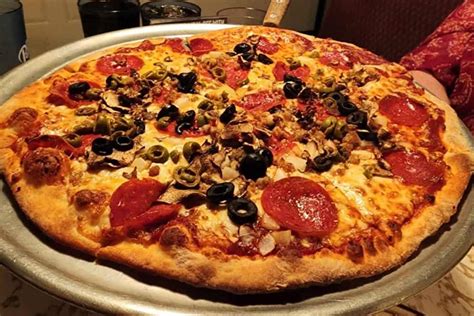 11 Best Pizza Places in Toledo, OH (Reviews, Photos, Maps)