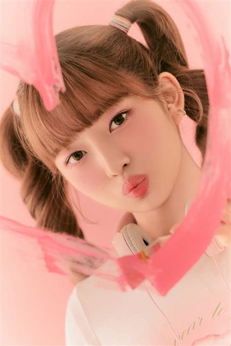 韓国アイドルグループ「ive」の日本人メンバーレイが韓国コスメブランド“peach C”の新ミューズに決定！ 株式会社kollection