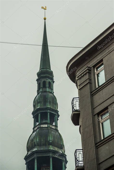 Riga Letonia Spire Church of St Peter es uno de los símbolos y uno