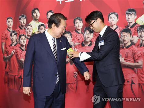 더쿠 청와대 영빈관에서 열린 축구 국가대표팀 환영 만찬