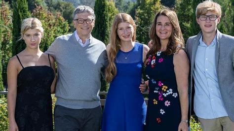 Bill Gates Sent Melinda 2 3b In Shares When Couple Announced Divorce