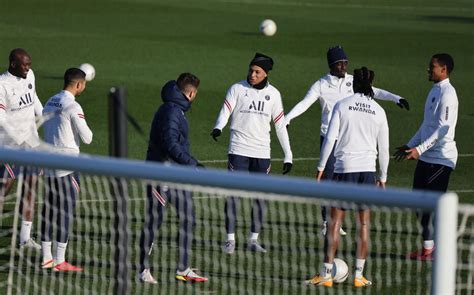 Coupe de France le PSG reprend lentraînement en ordre dispersé avant