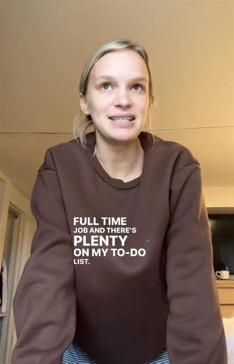 girl what full time job? cause social media is not it🤣 & that to-do