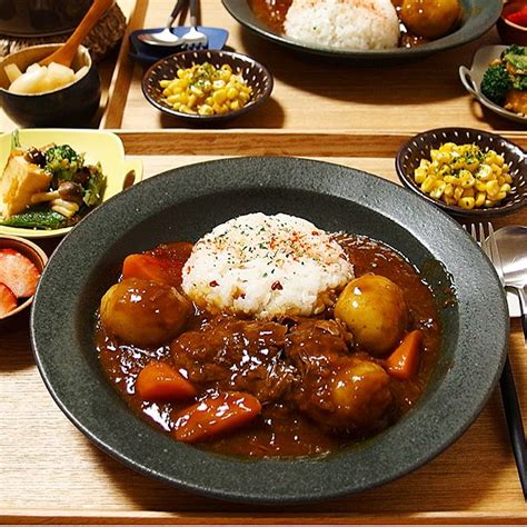 カレーの具材おすすめ26選！マンネリ化した時におすすめの野菜や意外な食材も！ Michill Bygmo（ミチル）