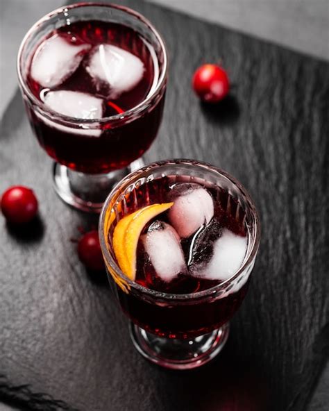 Free Photo | Ice cubes in lovely drinks top view