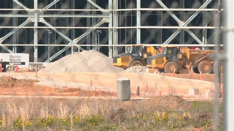 BlueOval SK Battery Plant Officials Answer Questions From Glendale