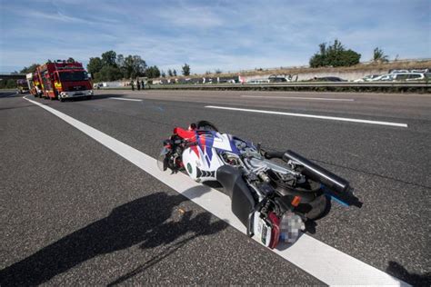 Tödliches Überholmanöver Motorradfahrer stirbt nach Frontalzusammenstoß