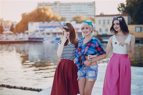 Exploring 70s Fashion Trends: Iconic Trends, Disco Styles & Fashion ...