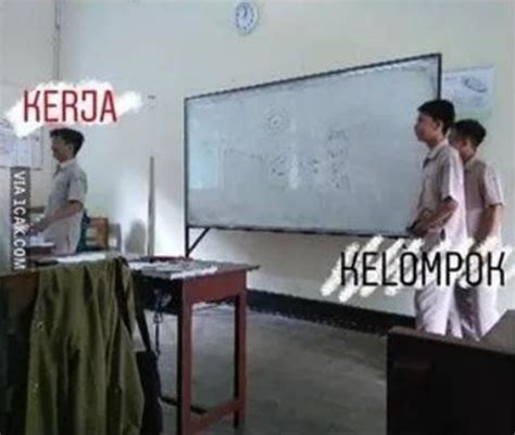 10 Potret Lucu Saat Siswa Presentasi Ini Bikin Ngakak