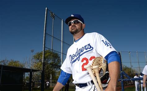 Dodgers News: Adrian Gonzalez Suffers From Bulging Disk In Neck