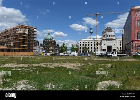 Berlín Alemania 11 De Junio De 2015 El Nuevo Palacio De La Ciudad De