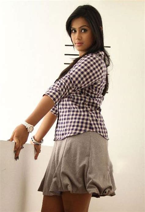 Kadal Actress Tulasi Nair New Photo Gallery - Actress shOts