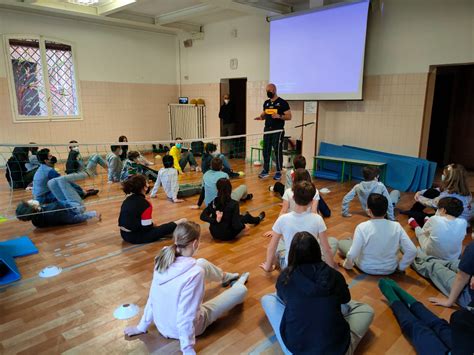 Conoscete Il Sitting Volley Scuole Maestre Pie Bologna