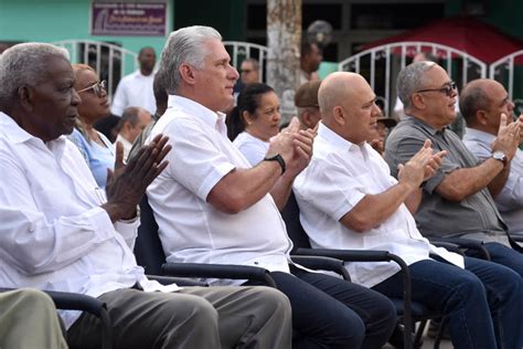 Conmemoran proclamación del carácter socialista de la Revolución