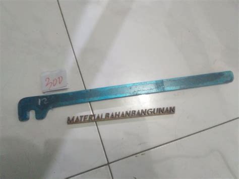 Jual Kunci Plat 12 Mm X 40 Cm Biru Baja Pembengkok Besi Penekuk Bengkok