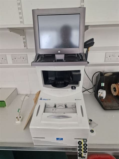 Essilor Mr Blue 2 0 Auto Blocker As New Used Blocker Lab Equipment