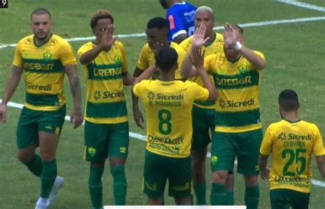 Cuiabá Domina o Campo e Garante Goleada Histórica de 50 Sobre o Dom