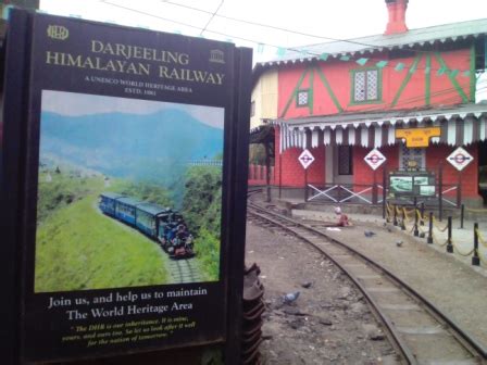 Darjeeling – Toy Train – Bhromondarrpan