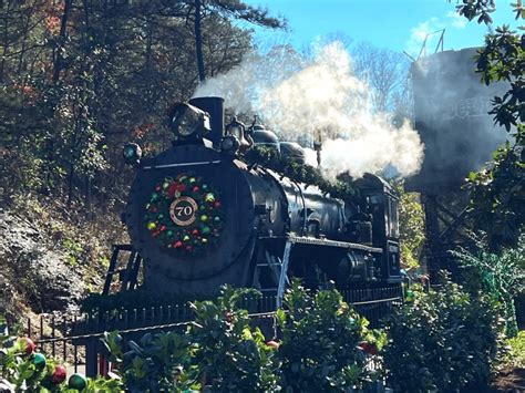 Dollywood Smoky Mountain Christmas: The Ultimate Guide