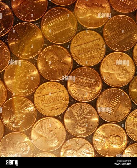 Close Up Of Shiny Copper Pennies Usa Stock Photo Alamy