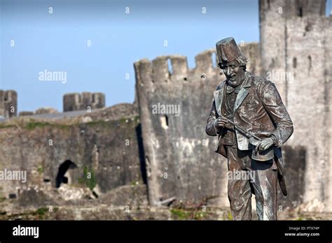 Tommy Cooper statue in Caerphilly, Wales, UK Stock Photo - Alamy