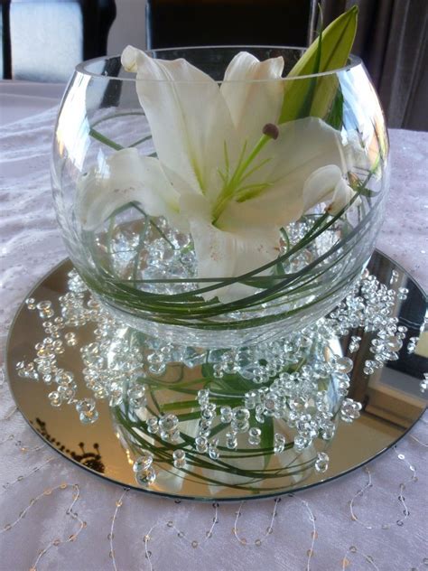 Table Centrepiece Lily With Clear Water Pearls Grass Diamond