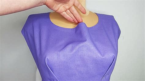 Tips And Tricks To Reduce A Big Neckline Youtube